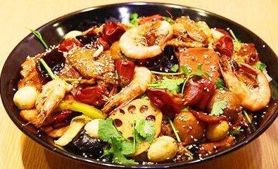 麻辣香锅s8爆料视频,独家揭秘赛事精彩瞬间与幕后故事  第1张